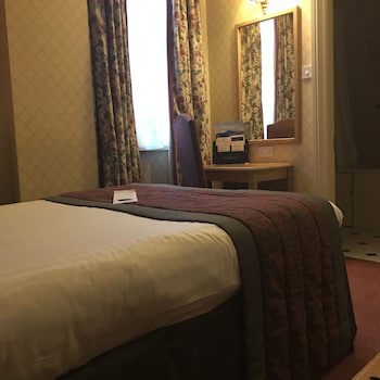 Crown And Mitre Hotel