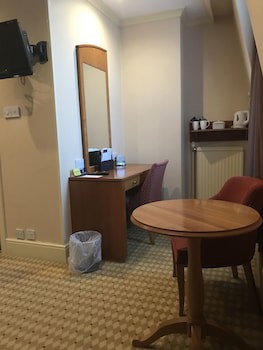 Crown And Mitre Hotel