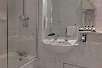 Crown And Mitre Hotel
