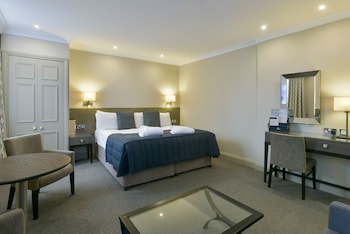 Crown And Mitre Hotel
