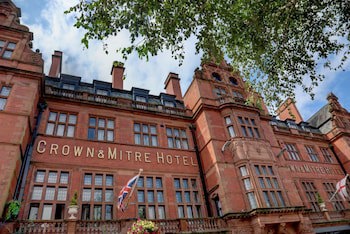 Crown And Mitre Hotel