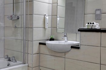 Crown And Mitre Hotel