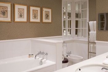 Chewton Glen Hotel & Spa - An Iconic Luxury Hotel