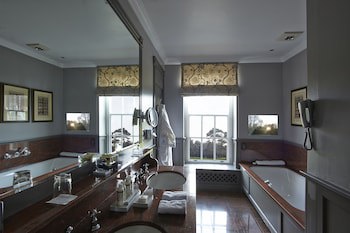 Chewton Glen Hotel & Spa - An Iconic Luxury Hotel