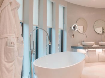 Chewton Glen Hotel & Spa - An Iconic Luxury Hotel