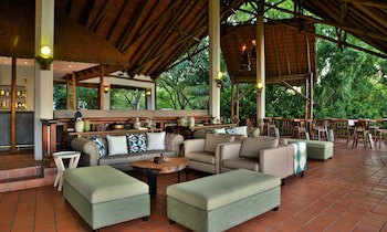 Cresta Mowana Safari Resort & Spa
