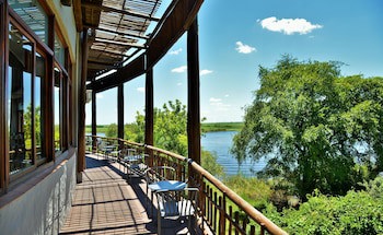 Cresta Mowana Safari Resort & Spa