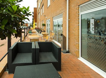 Holiday Inn Express Cardiff Bay, An Ihg Hotel
