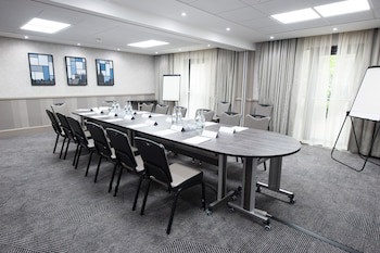 Doubletree By Hilton Edinburgh Airport