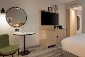 Doubletree By Hilton Edinburgh Airport