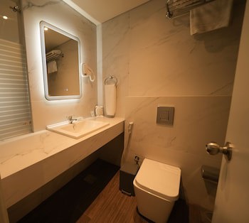 Casa D'or - Hamra (Only Adults)