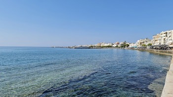 Astron Hotel