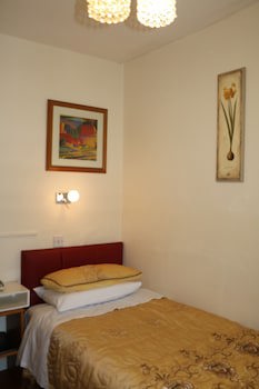 Barry House