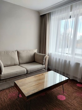 Menlo Park Hotel
