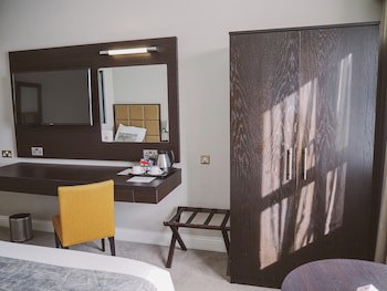Menlo Park Hotel