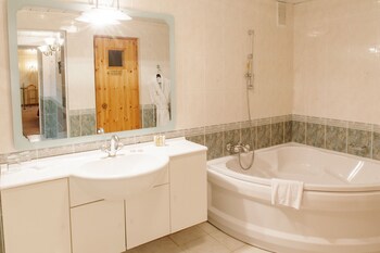 Londonskaya Hotel