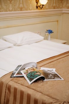 Londonskaya Hotel