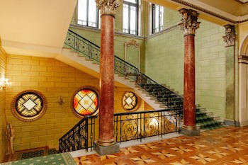 Londonskaya Hotel