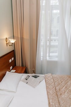 Londonskaya Hotel