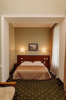 Londonskaya Hotel