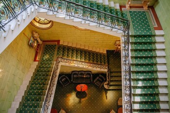 Londonskaya Hotel