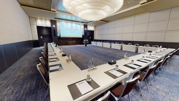 Crowne Plaza Geneva, An Ihg Hotel