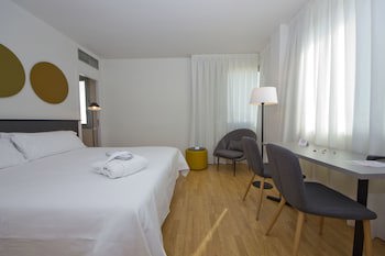 Aparthotel Atenea Valles