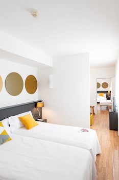 Aparthotel Atenea Valles