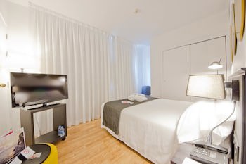 Aparthotel Atenea Valles