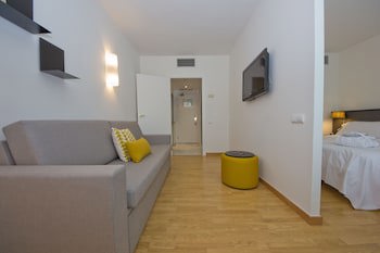Aparthotel Atenea Valles