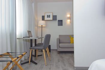 Aparthotel Atenea Valles