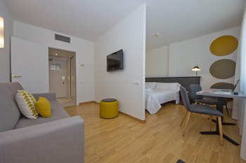 Aparthotel Atenea Valles