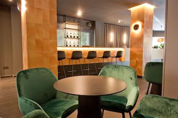 Aparthotel Atenea Valles