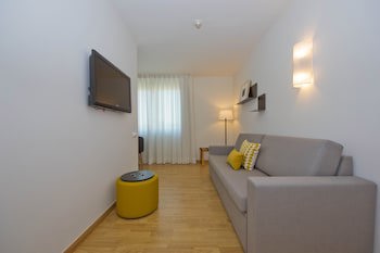 Aparthotel Atenea Valles