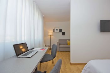 Aparthotel Atenea Valles