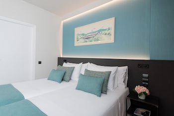 Aparthotel Atenea