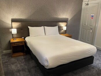 County Hotel