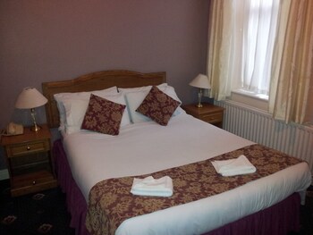 County Hotel