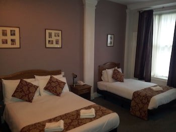 County Hotel