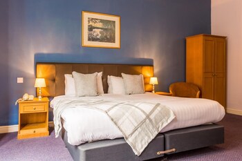 County Hotel