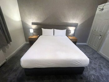 County Hotel