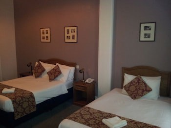 County Hotel