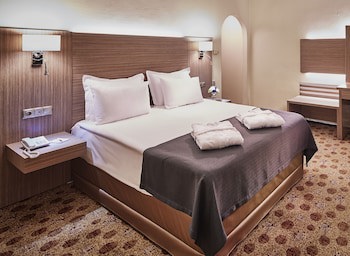Gunes Hotel Merter