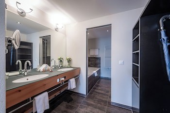 Adula Hotel