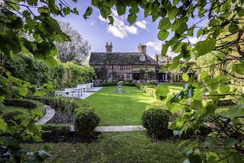 Langshott Manor