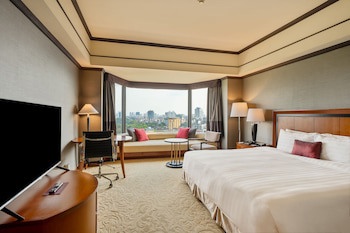 (1)Executive King Room, Non Smoking , 1 King Bed