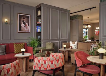 Radisson RED Berlin Kudamm fotoğrafı