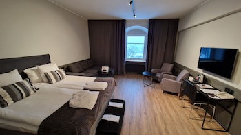 First Hotel Statt