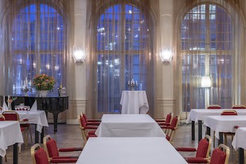 First Hotel Statt