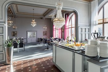 First Hotel Statt